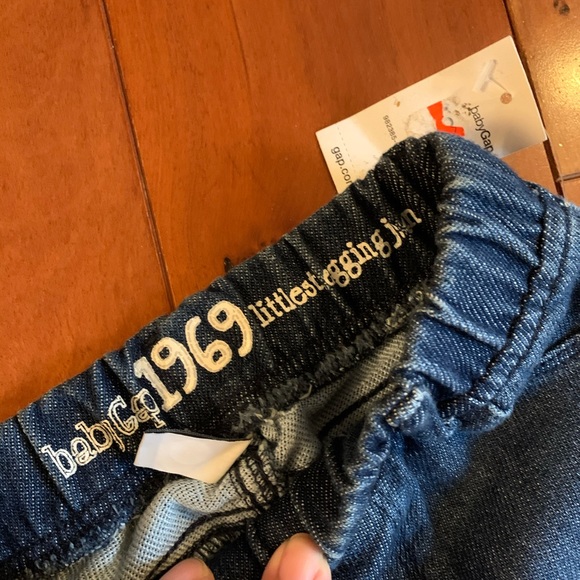 Baby Gap 4T jeans (2 pairs!) - Picture 4 of 4